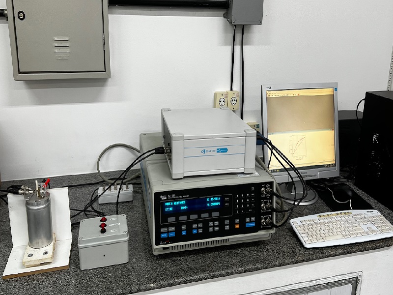 Laboratório de Sinterização e Tratamento superficial a Laser (Interface dielétrica Solartron 1296A)
